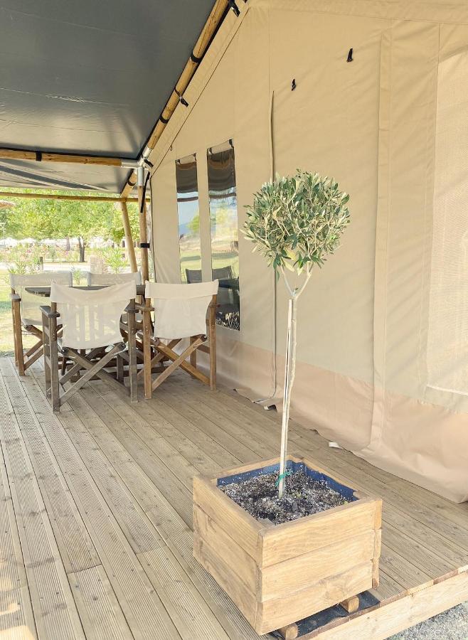 Mareleon Camping Ofrínion Exterior foto