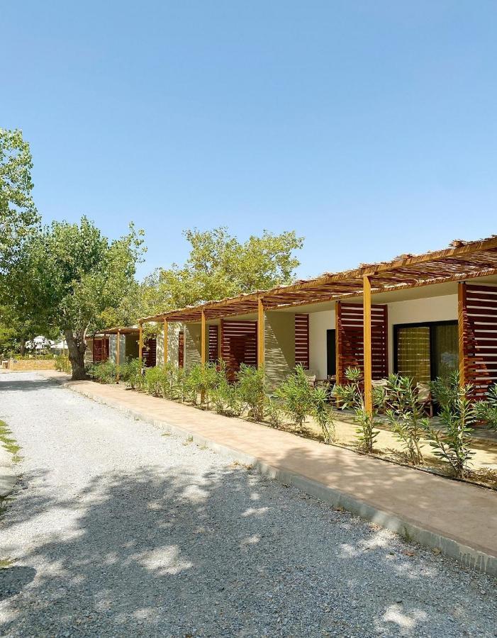 Mareleon Camping Ofrínion Exterior foto