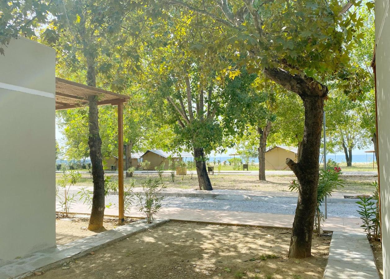 Mareleon Camping Ofrínion Exterior foto