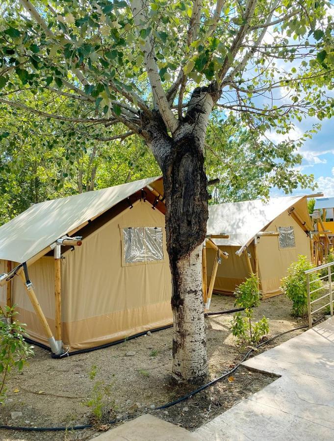 Mareleon Camping Ofrínion Exterior foto