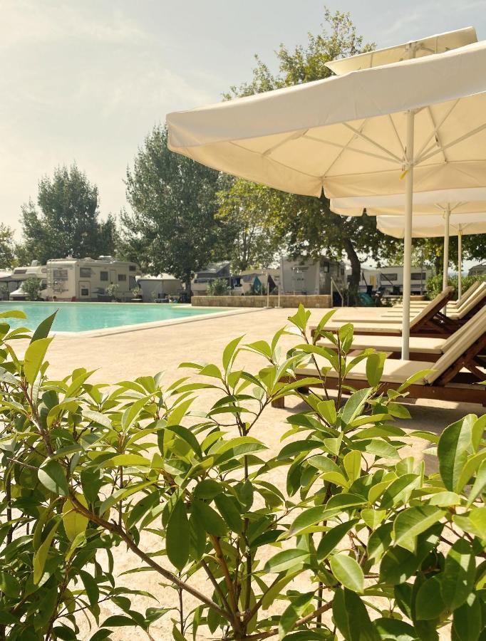 Mareleon Camping Ofrínion Exterior foto